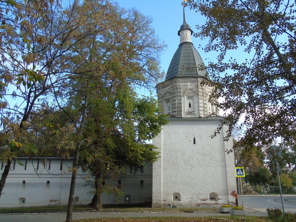 Таганский. Спасо-Андроников монастырь. архитектурные детали, Стены и башни
