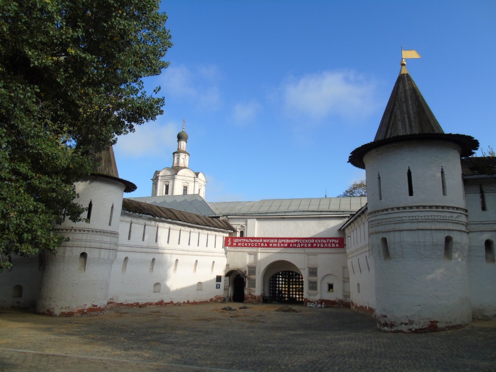 Таганский. Спасо-Андроников монастырь. фасады, Стены и башни