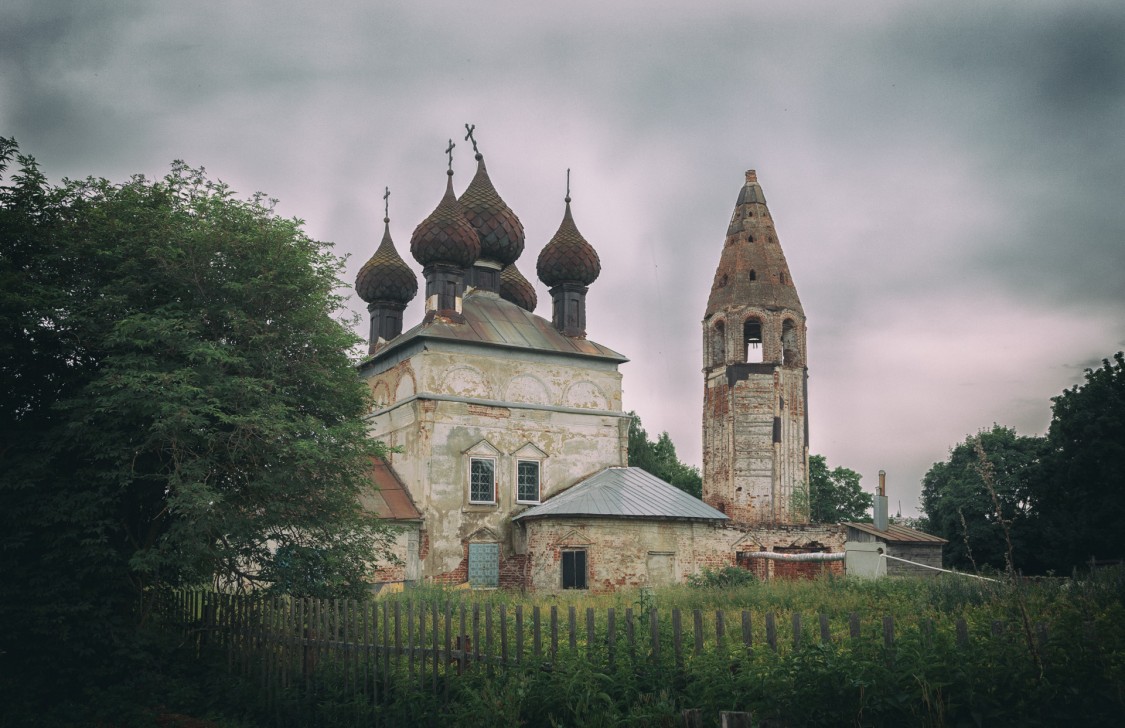 Владычное. Церковь Введения во храм Пресвятой Богородицы. фасады