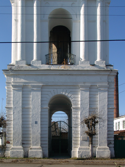 Собор Казанской иконы Божией Матери, Нерехта (Нерехтский район, Костромская область). архитектурные детали, Нижние ярусы колокольни