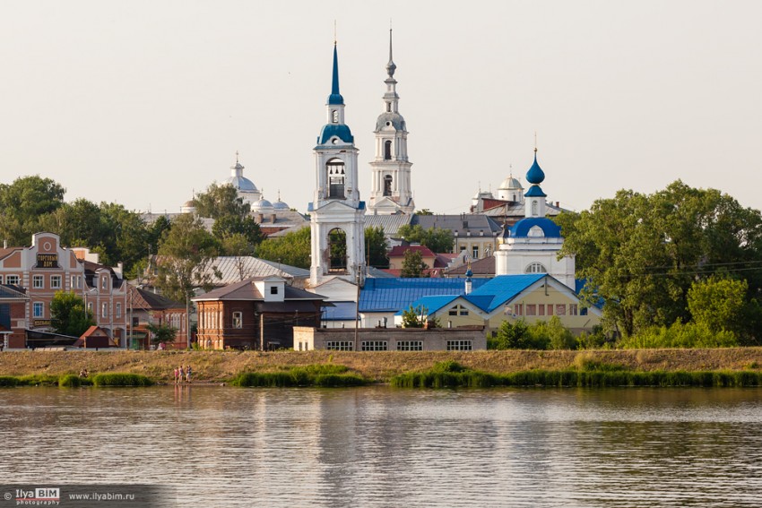 Кинешма. Церковь Благовещения Пресвятой Богородицы. общий вид в ландшафте