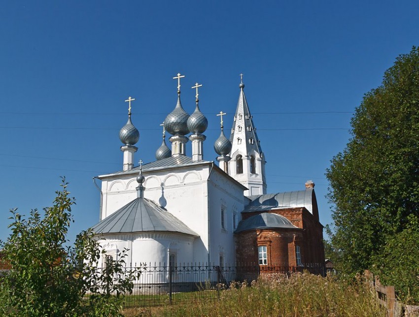 Ёлнать. Церковь Воскресения Христова. фасады