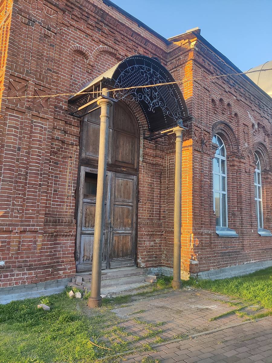 Южный вход в храм., архитектурные детали. Церковь Воскресения Христова, Ёлнать (Юрьевецкий район, Ивановская область)