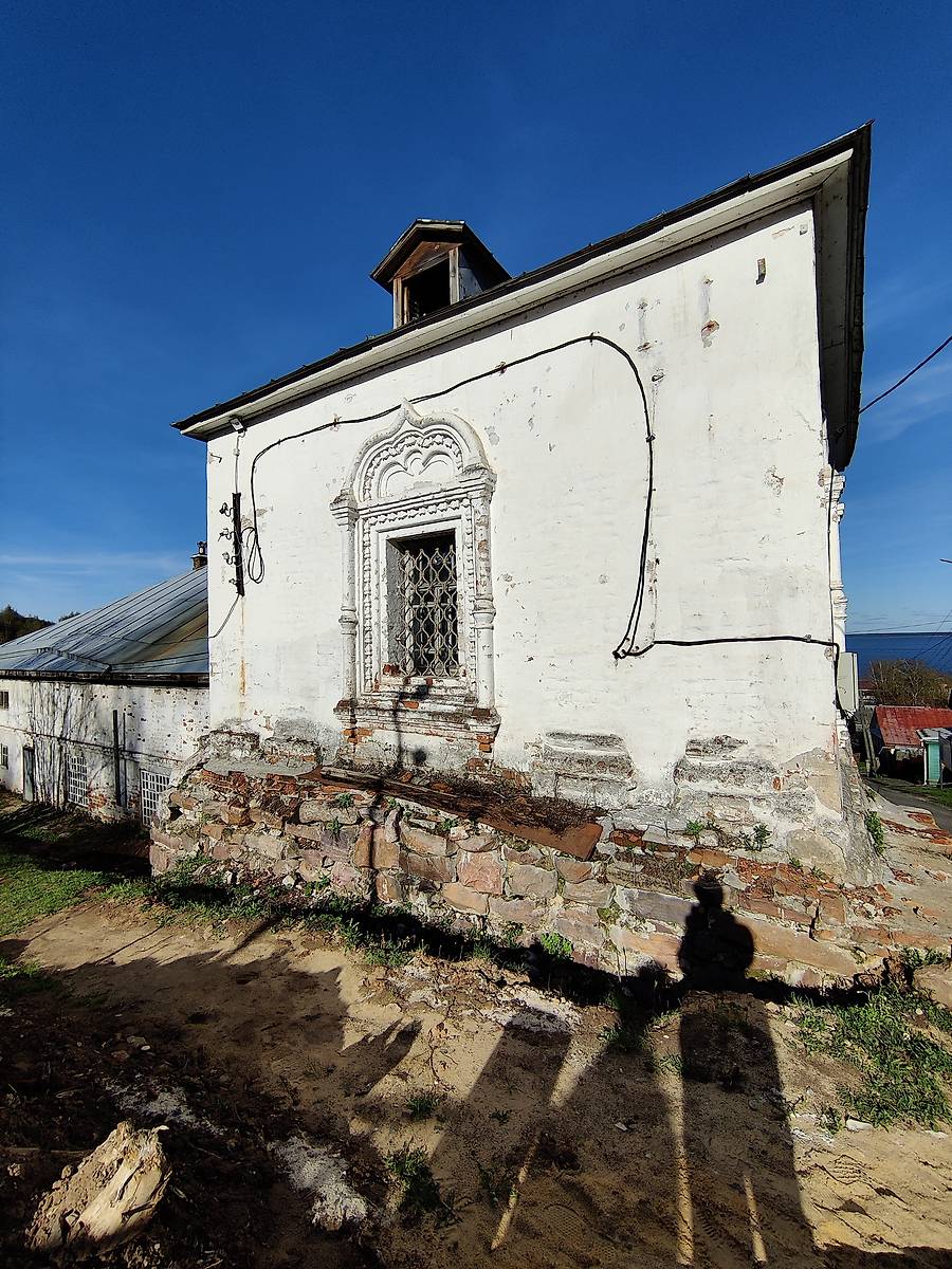 Южный фасад нижнего яруса колокольни., архитектурные детали. Церковь Богоявления Господня, Юрьевец (Юрьевецкий район, Ивановская область)
