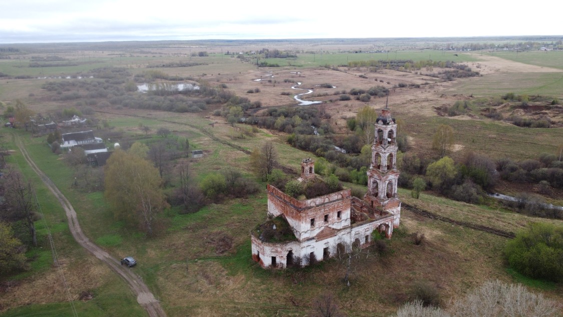 Церковь Введения во храм Пресвятой Богородицы, Андреевское (Приволжский район, Ивановская область). общий вид в ландшафте