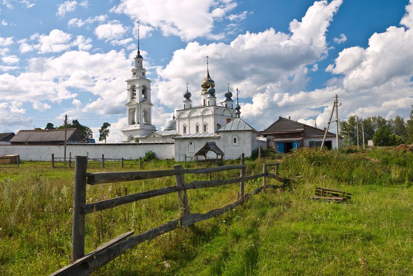 Тимирязево. Николо-Тихонов Лухский монастырь. общий вид в ландшафте