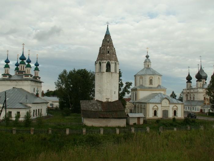 Ансамбль Воскресенской и Успенской церквей и Троицкого собора, Лух (Лухский район, Ивановская область). фасады, С вала городища