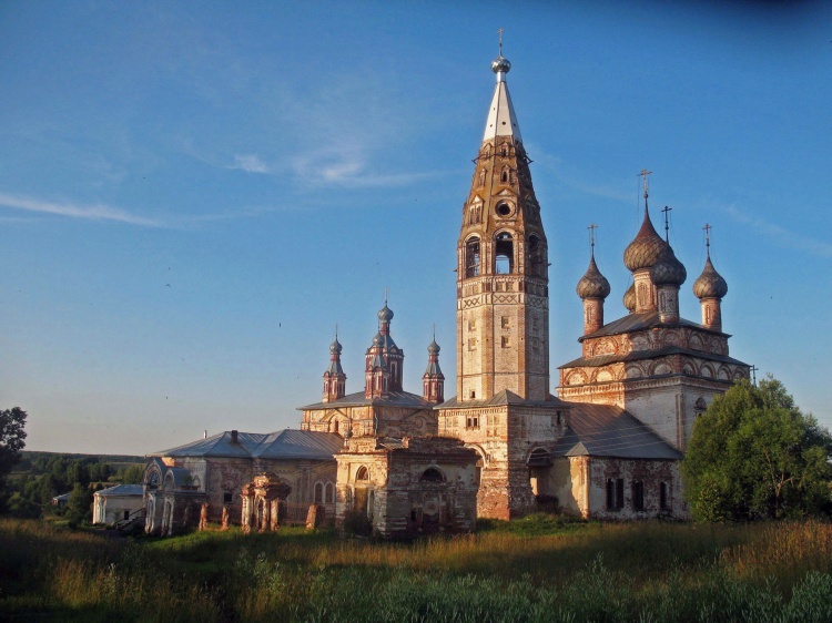 Храмовый комплекс. Церкви Усекновения главы Иоанна Предтечи и Вознесения Господня, Парское (Родниковский район, Ивановская область). общий вид в ландшафте