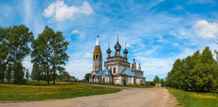 Парское. Ансамбль церквей Усекновения главы Иоанна Предтечи и Вознесения Господня. общий вид в ландшафте, с.Парское