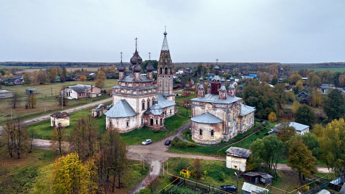 Храмовый комплекс. Церкви Усекновения главы Иоанна Предтечи и Вознесения Господня, Парское (Родниковский район, Ивановская область). общий вид в ландшафте