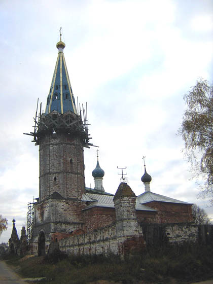 Дунилово. Церковь Казанской иконы Божией Матери. фасады, Церковь (1888), колокольня (1685)