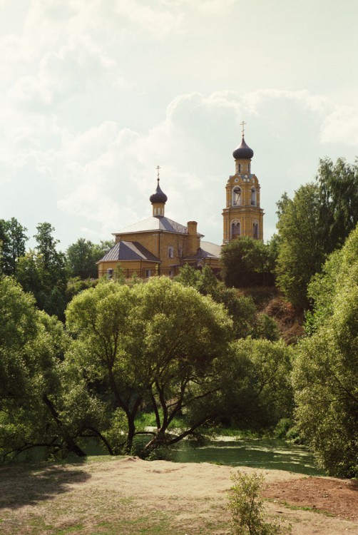 Киржач. Церковь Николая Чудотворца на Селивановой горе. общий вид в ландшафте, вид с реки Киржач