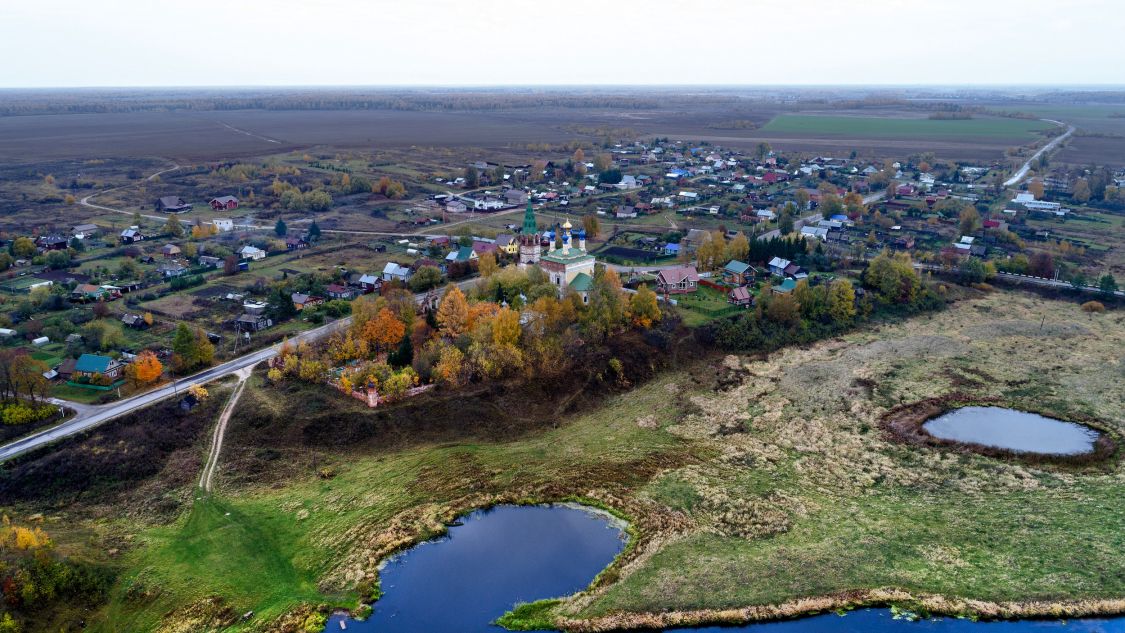 Горицы. Храмовый комплекс. Церкви Рождества Пресвятой Богородицы и Вознесения Господня. общий вид в ландшафте