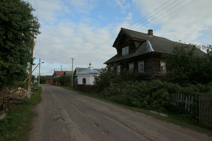 Часовня Успения Пресвятой Богородицы, Сясьстрой (Волховский район, Ленинградская область). общий вид в ландшафте