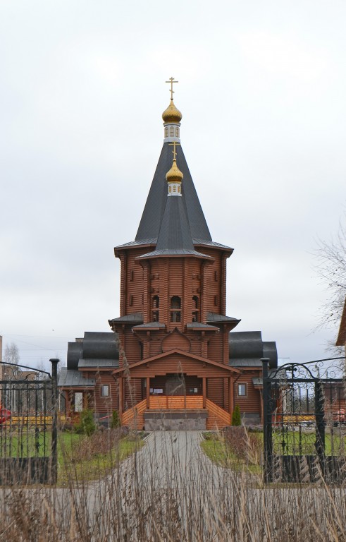 Лотошино. Церковь Серафима Саровского. художественные фотографии