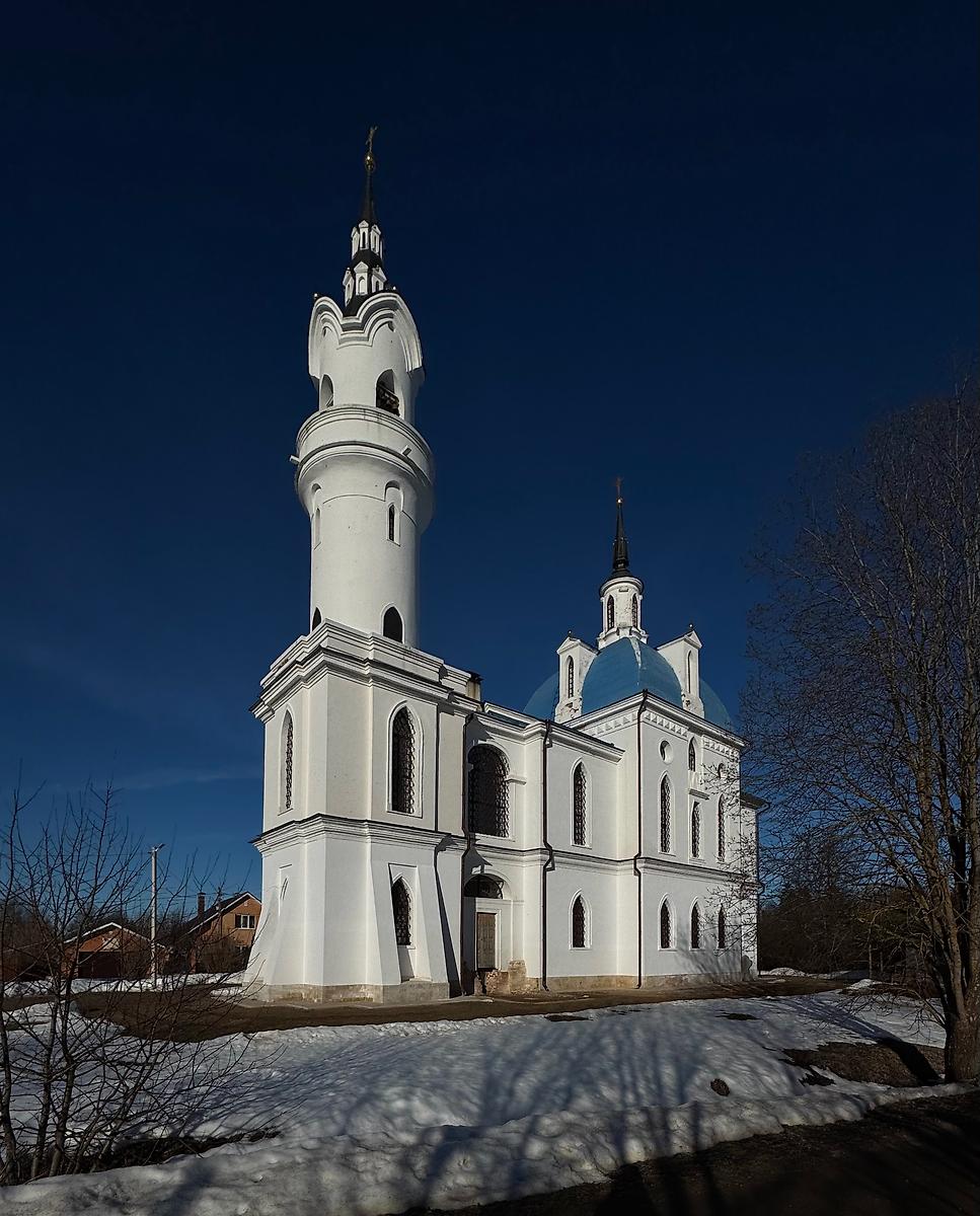Вид с юго-запада, фасады. Церковь Михаила Архангела, Поджигородово (Клинский городской округ, Московская область)