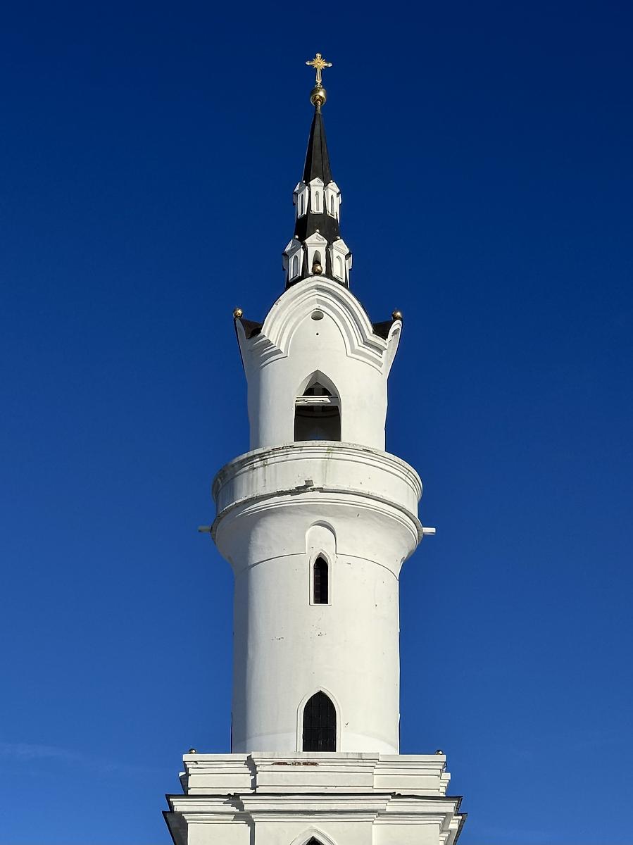 Верхняя часть колокольни, архитектурные детали. Церковь Михаила Архангела, Поджигородово (Клинский городской округ, Московская область)