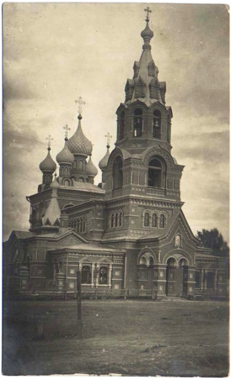 Церковь Николая Чудотворца, Слободской (Слободской район, Кировская область). архивная фотография, Слободской. Никольская  церковь.  Начало XX века.