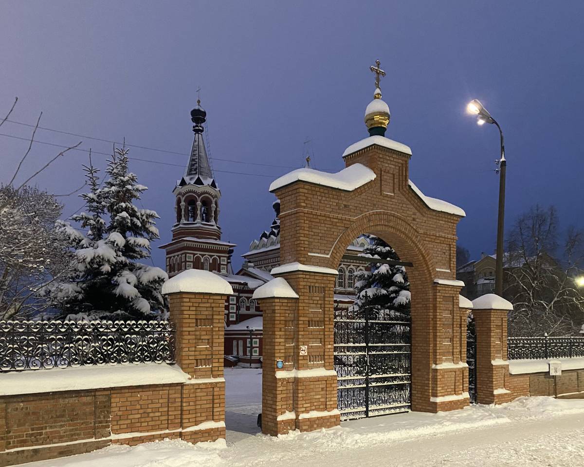 Святые врата, дополнительная информация. Собор Серафима Саровского, Вятка (Киров) (Вятка (Киров), город, Кировская область)