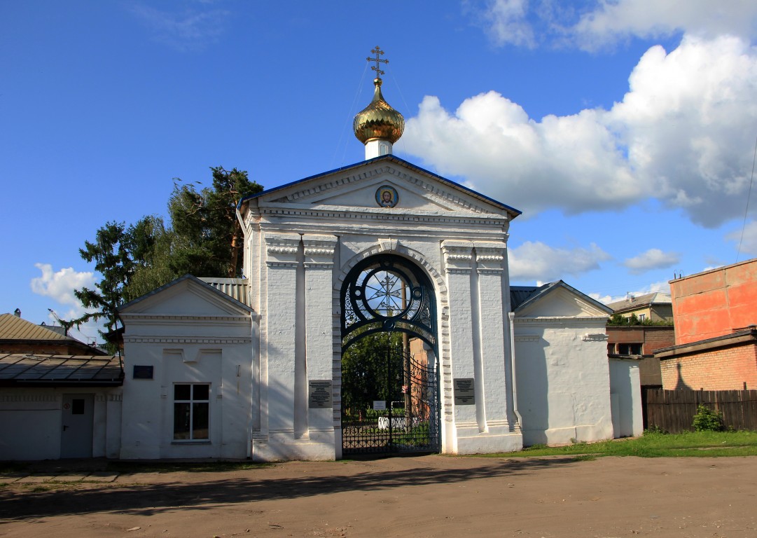 Крестовоздвиженский монастырь, Слободской (Слободской район, Кировская область). дополнительная информация, Восстановленные Святые Врата