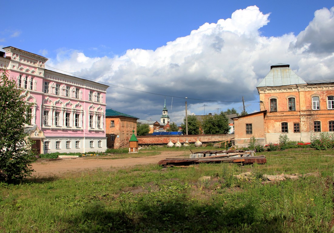 Христорождественский монастырь, Слободской (Слободской район, Кировская область). дополнительная информация, Внутренний двор. Вид на восток.