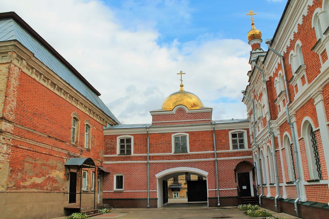 Слободской. Христорождественский монастырь. фасады