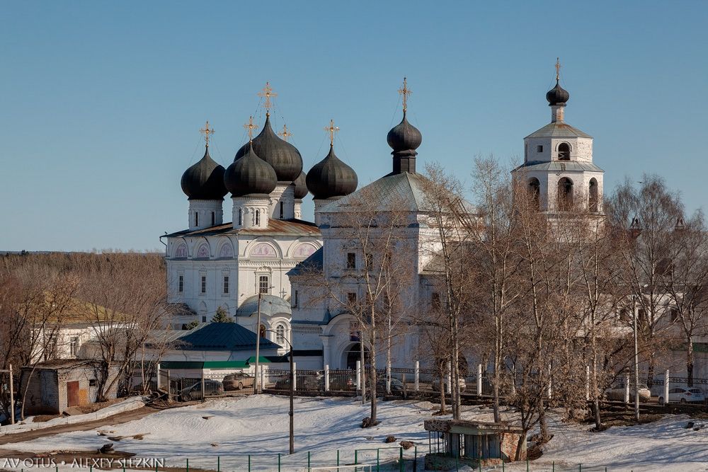 Вятка (Киров). Успенский Трифонов монастырь. общий вид в ландшафте