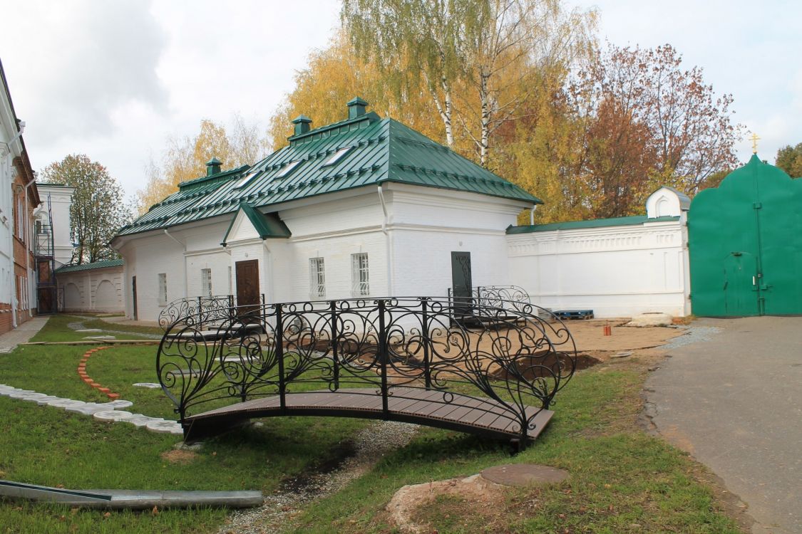 Спасо-Преображенский монастырь, Вятка (Киров) (Вятка (Киров), город, Кировская область). дополнительная информация, Внутренний двор монастыря