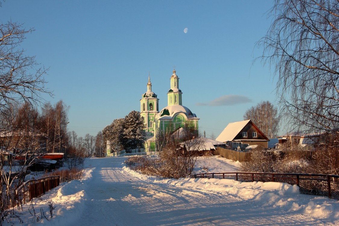 Церковь Троицы Живоначальной, Волково (Слободской район, Кировская область). общий вид в ландшафте