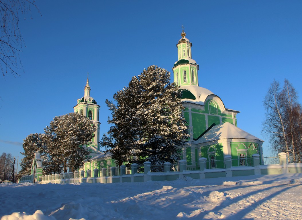 Волково. Церковь Троицы Живоначальной. фасады, Закончена покраска фасадов.