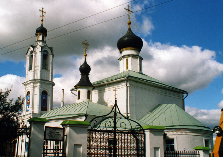 Волоколамск. Церковь Покрова Пресвятой Богородицы. фасады