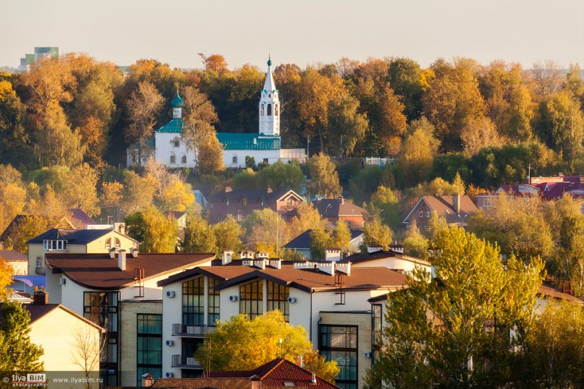 Ярославль. Церковь Параскевы Пятницы на Туговой Горе. общий вид в ландшафте