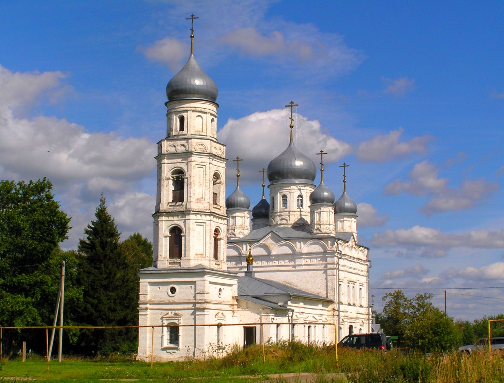 Церковь Троицы Живоначальной, Троицкая Слобода (Переславский район и г. Переславль-Залесский, Ярославская область). фасады