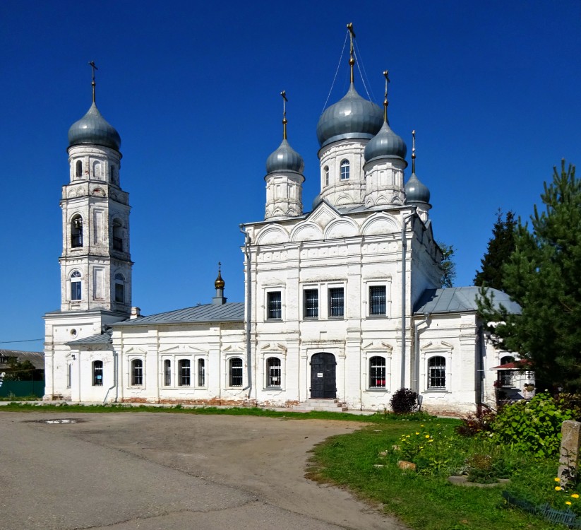Церковь Троицы Живоначальной, Троицкая Слобода (Переславский район и г. Переславль-Залесский, Ярославская область). фасады