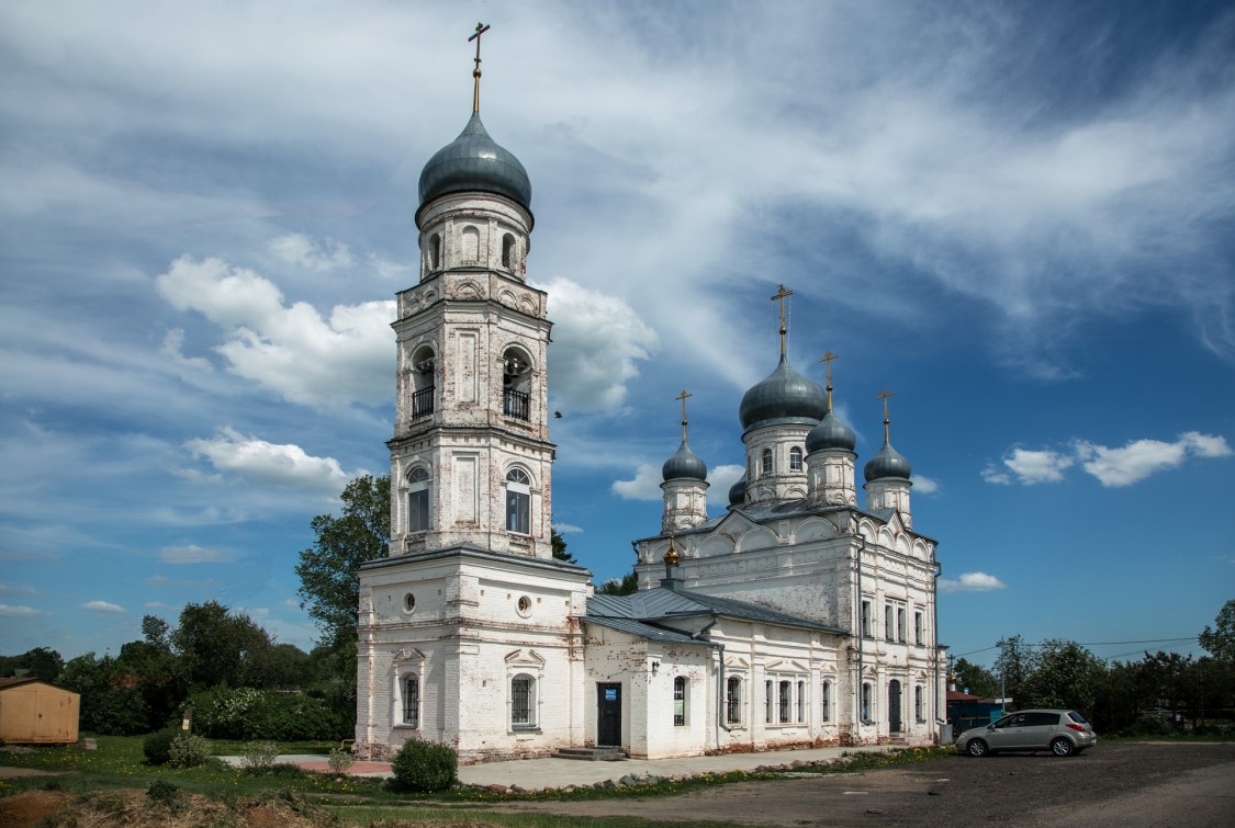 Переславль-Залесский. Церковь Троицы Живоначальной. фасады