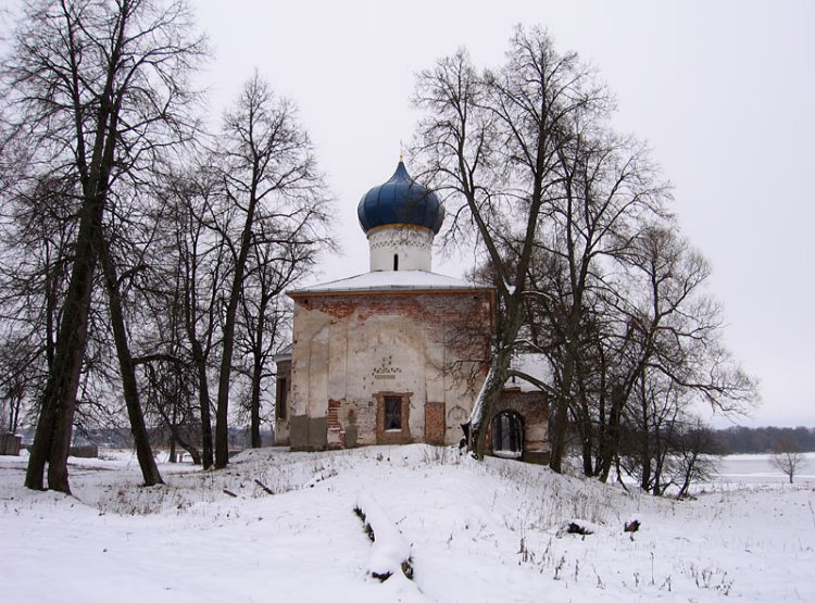 Церковь Олега Брянского, Осташёво (Волоколамский городской округ, Московская область). общий вид в ландшафте