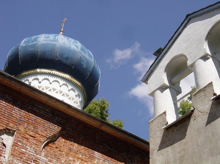 Церковь Олега Брянского, Осташёво (Волоколамский городской округ, Московская область). архитектурные детали