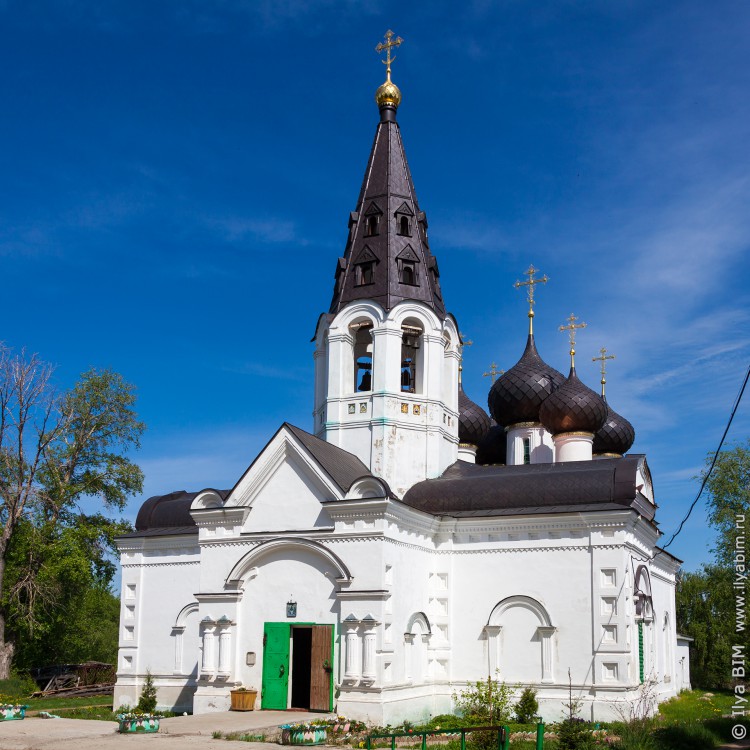 Норское. Церковь Троицы Живоначальной. общий вид в ландшафте