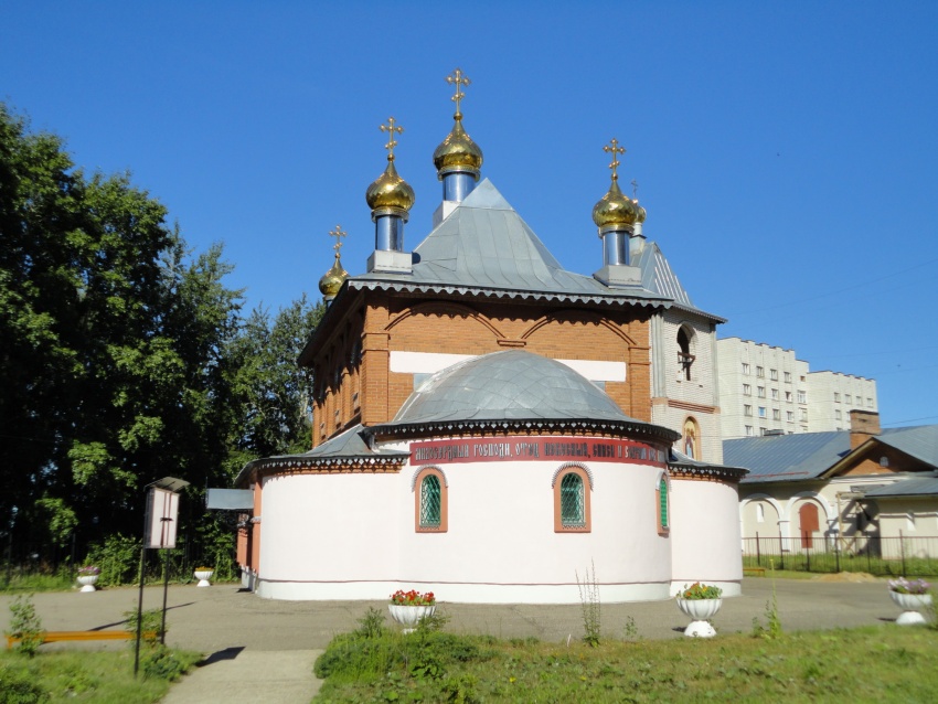 Церковь Петра и Павла и Преподобных Ферапонта, Адриана и Феодосия Монзенских, Кострома (Кострома, город, Костромская область). фасады