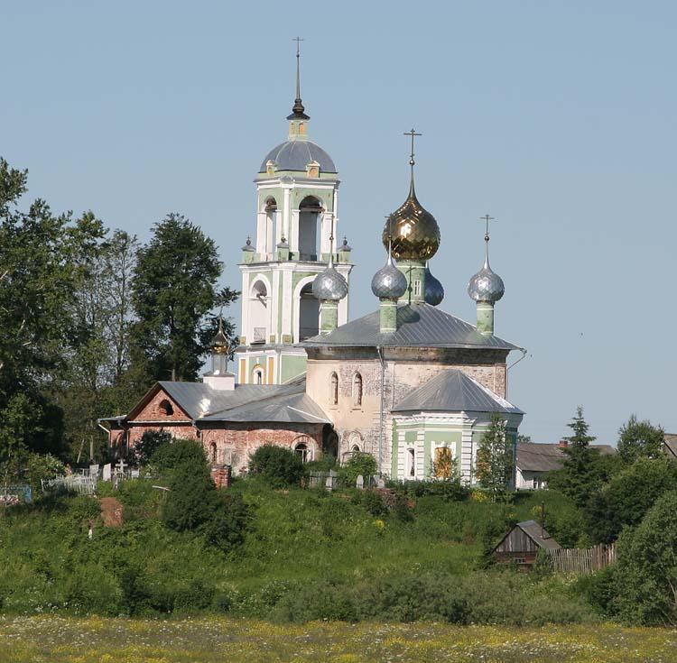 Церковь Сергия Радонежского, Деболовское (Ростовский район, Ярославская область). общий вид в ландшафте