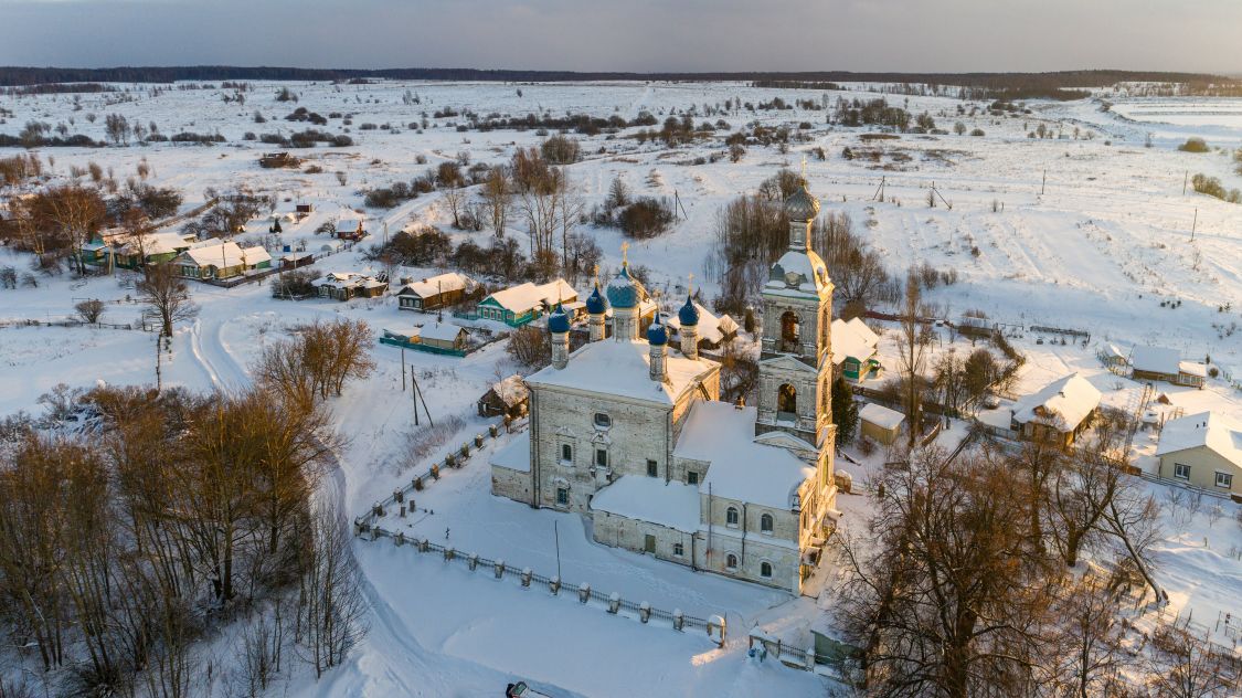 Церковь Казанской иконы Божией Матери, Скнятиново (Никольская с/а) (Ростовский район, Ярославская область). общий вид в ландшафте