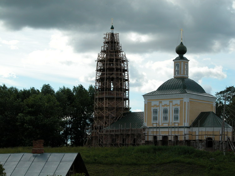 Тутаев. Церковь Троицы Живоначальной (