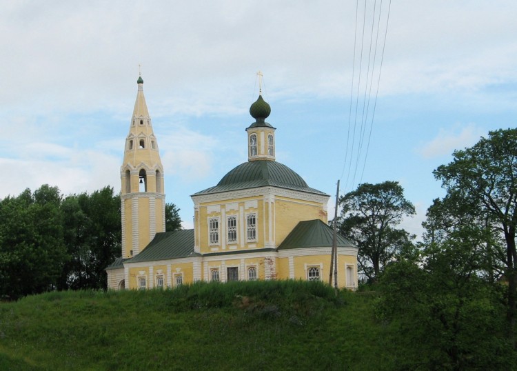 Тутаев. Церковь Троицы Живоначальной (