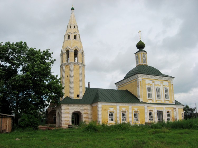 Тутаев. Церковь Троицы Живоначальной (