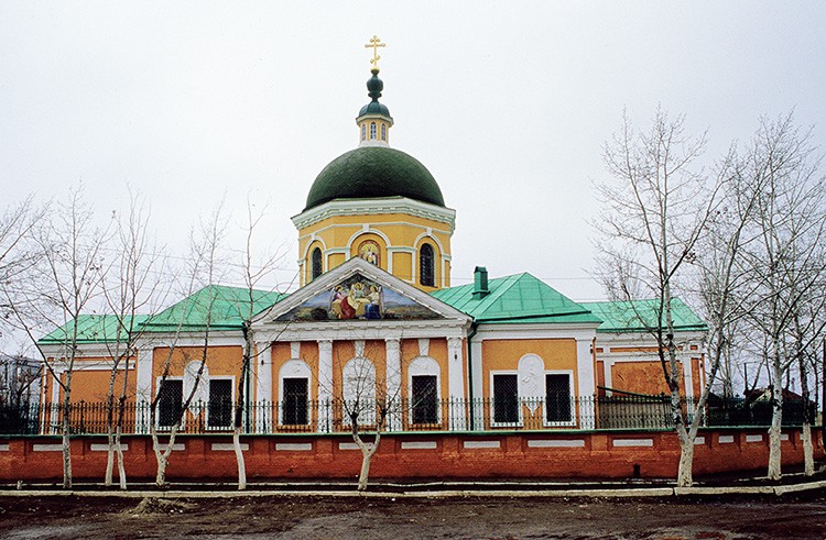 Астрахань. Церковь Иоанна Златоуста. общий вид в ландшафте