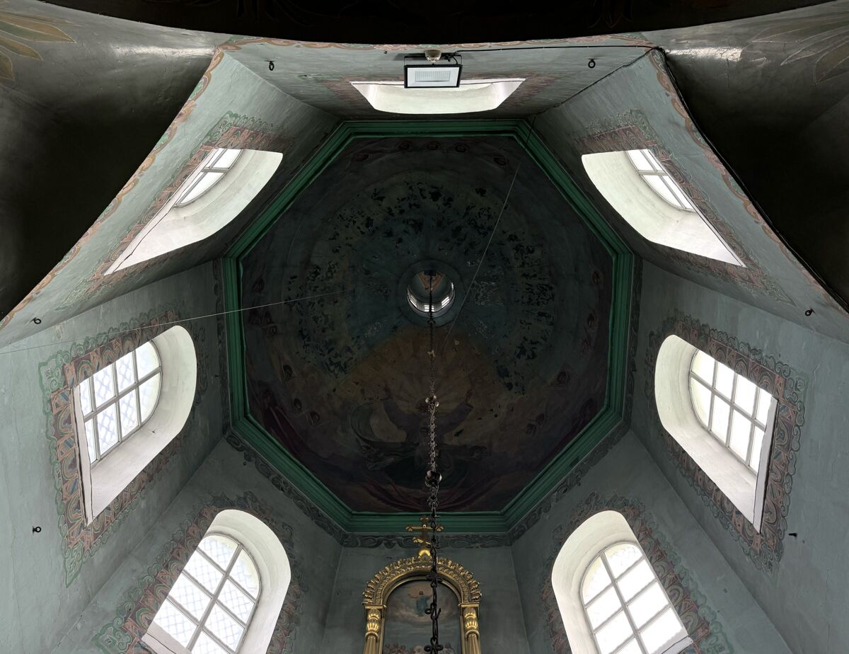 Церковь Иоанна Златоуста, Астрахань (Астрахань, город, Астраханская область). интерьер и убранство, Подкупольное пространство
