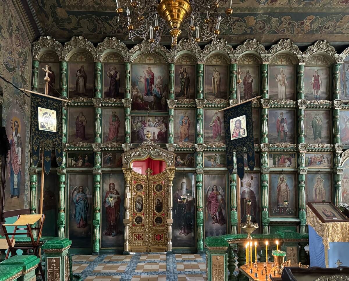 Церковь Иоанна Златоуста, Астрахань (Астрахань, город, Астраханская область). интерьер и убранство, Иконостас южного придела