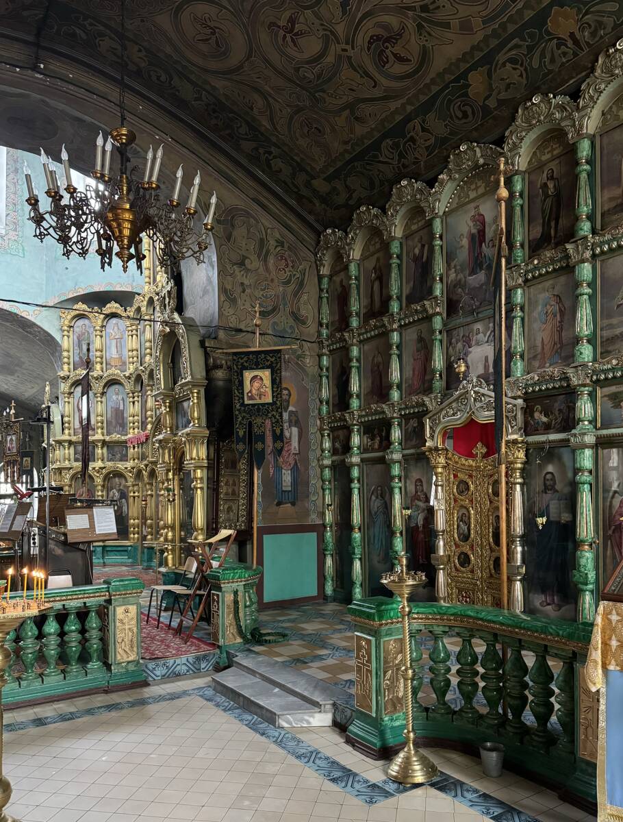 Церковь Иоанна Златоуста, Астрахань (Астрахань, город, Астраханская область). интерьер и убранство, Вид из южного придела в сторону главного объёма