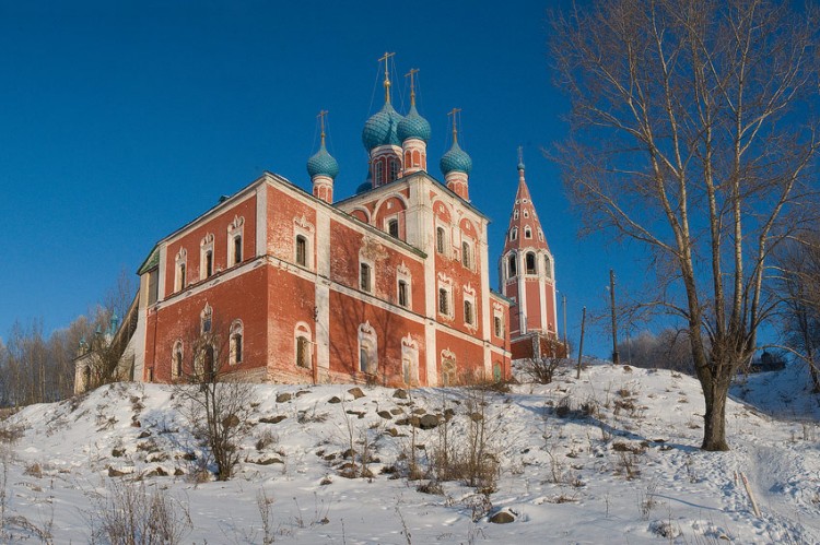 Церковь Казанской иконы Божией Матери и Преображения Господня, Тутаев (Тутаевский район, Ярославская область). фасады, вид со стороны Волги