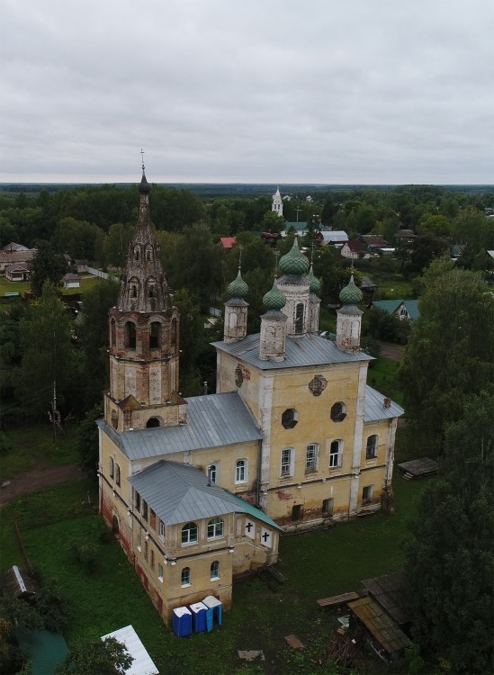 Церковь Спаса Нерукотворного Образа и Михаила Архангела (Спасо-Архангельская), Тутаев (Тутаевский район, Ярославская область). общий вид в ландшафте